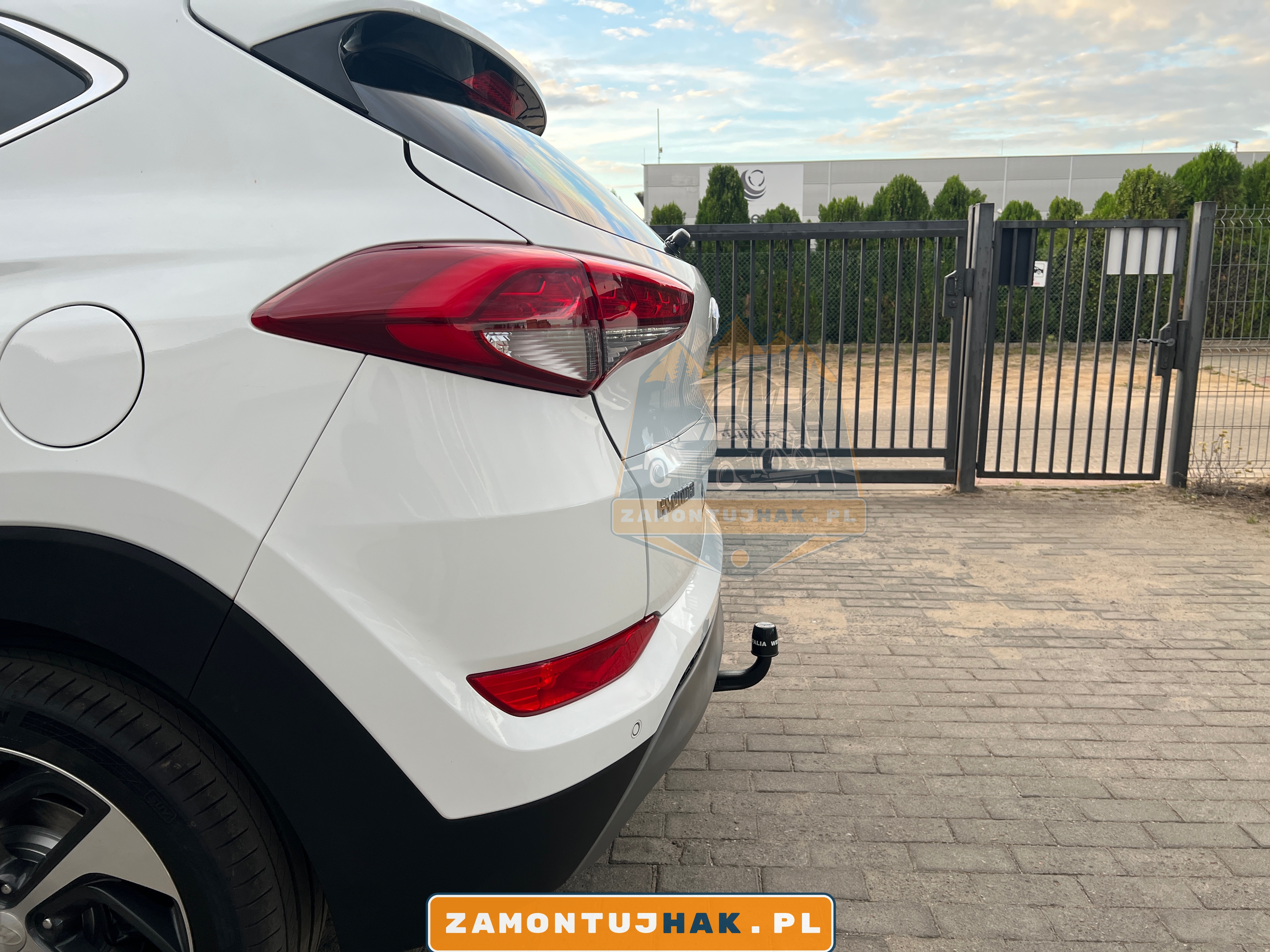 hak wypinany pionowo hyundai tucson
